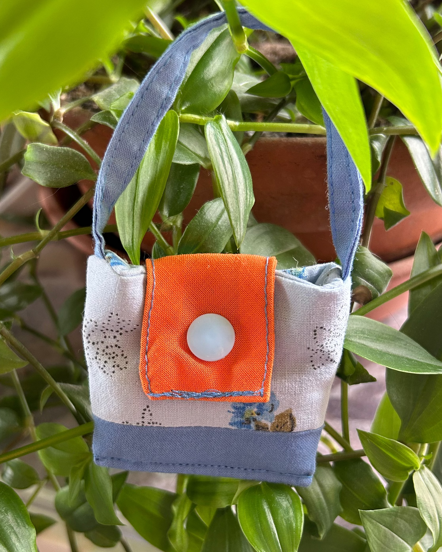 Bijou de sac "Tous différents"