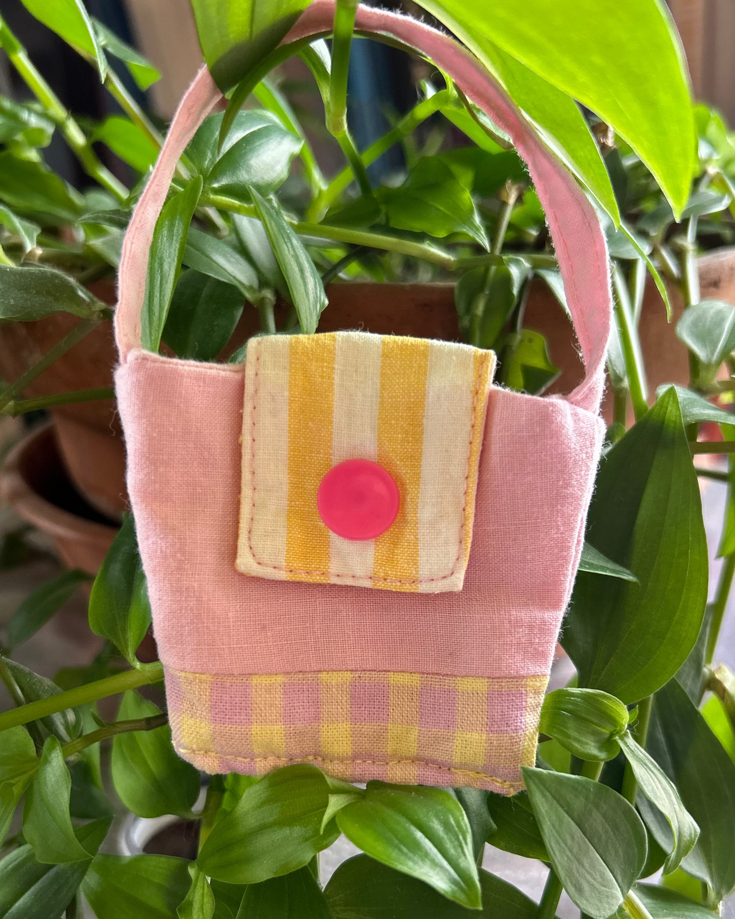 Bijou de sac "Tous différents"